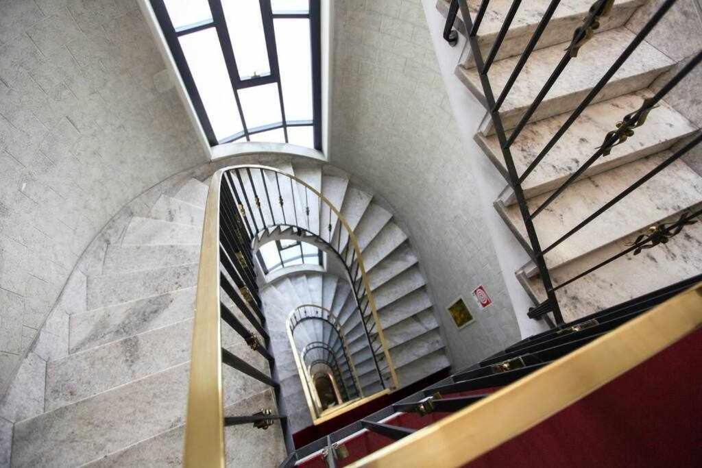 Sanpietro Allorto 22 Duomo Suite Dom12 Милан Экстерьер фото